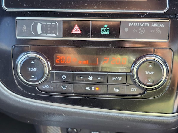 Used Mitsubishi Outlander 2018 for sale - 75583157: Photo 32