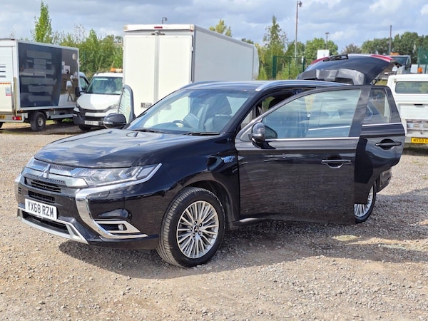 Used Mitsubishi Outlander 2018 for sale - 75583157: Photo 8