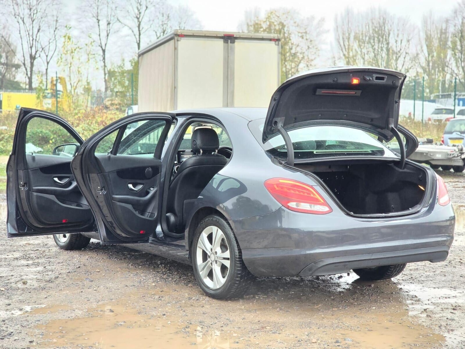 Used Mercedes-Benz C Class 2016 for sale - 76324064: Photo 4