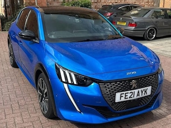 Peugeot - 208