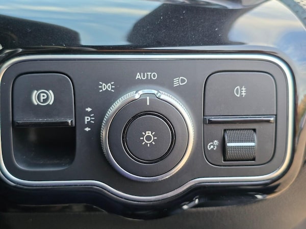 Used Mercedes-Benz A-Class 2018 for sale - 76035675: Photo 32