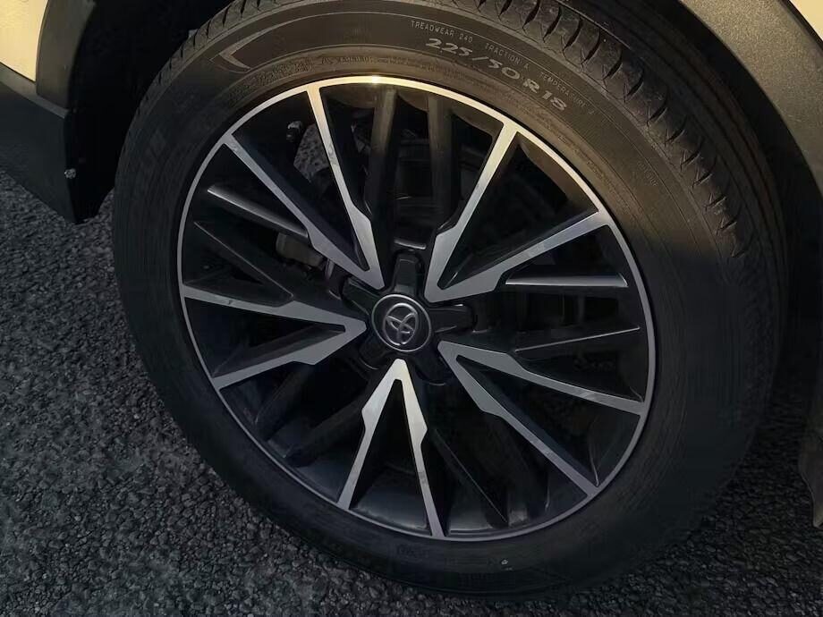 Used Toyota C-HR 2018 for sale - 76791383: Photo 7