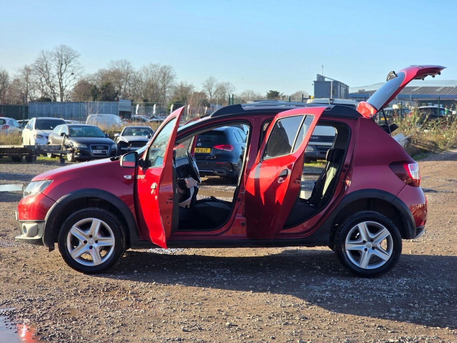 Used Dacia Sandero Stepway 2014 for sale - 77053139: Photo 11