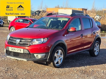 Used Dacia Sandero Stepway 2014 for sale - 77053139: Photo