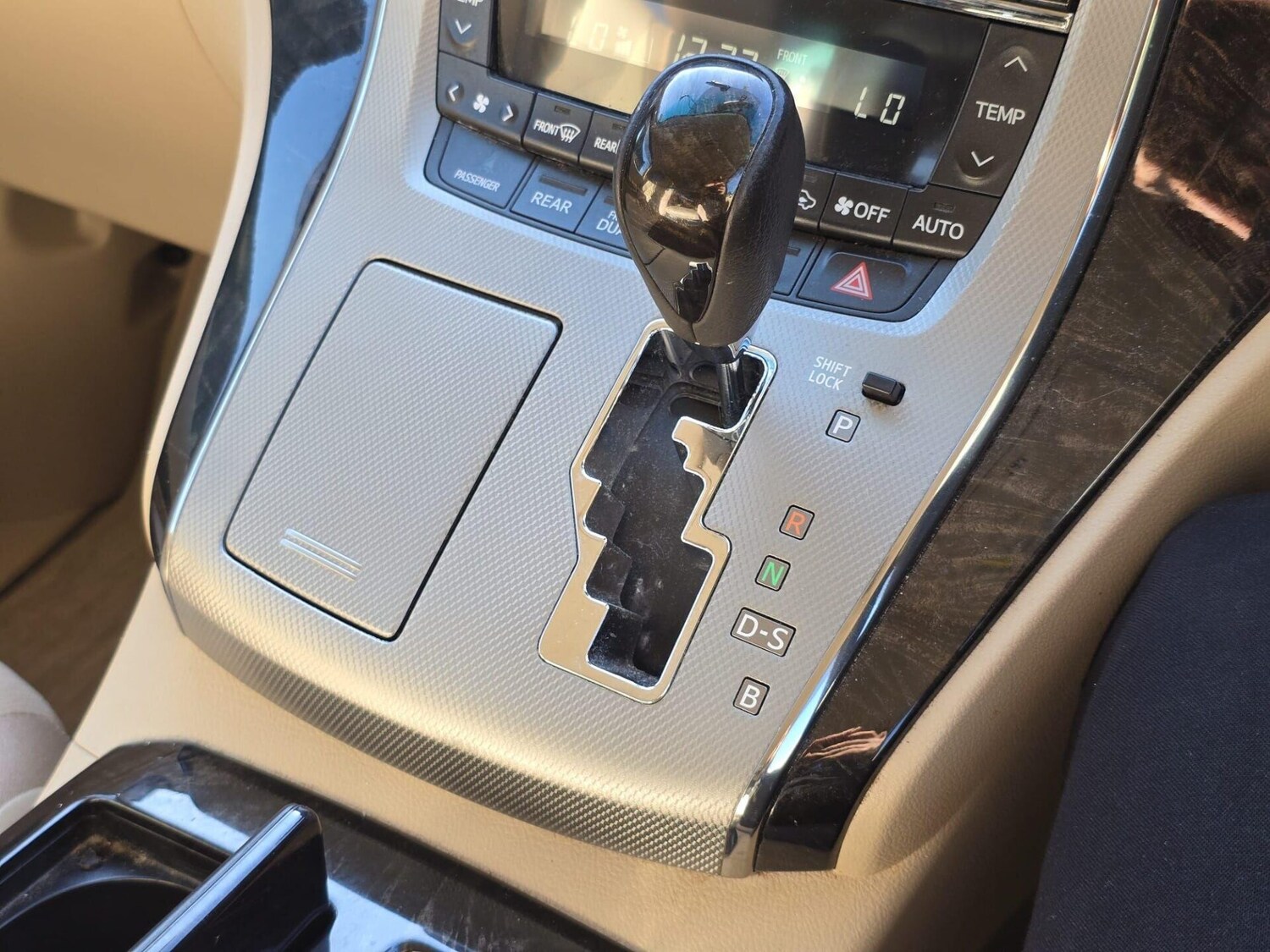 Used Toyota Alphard 2014 for sale - 77961803: Photo 12