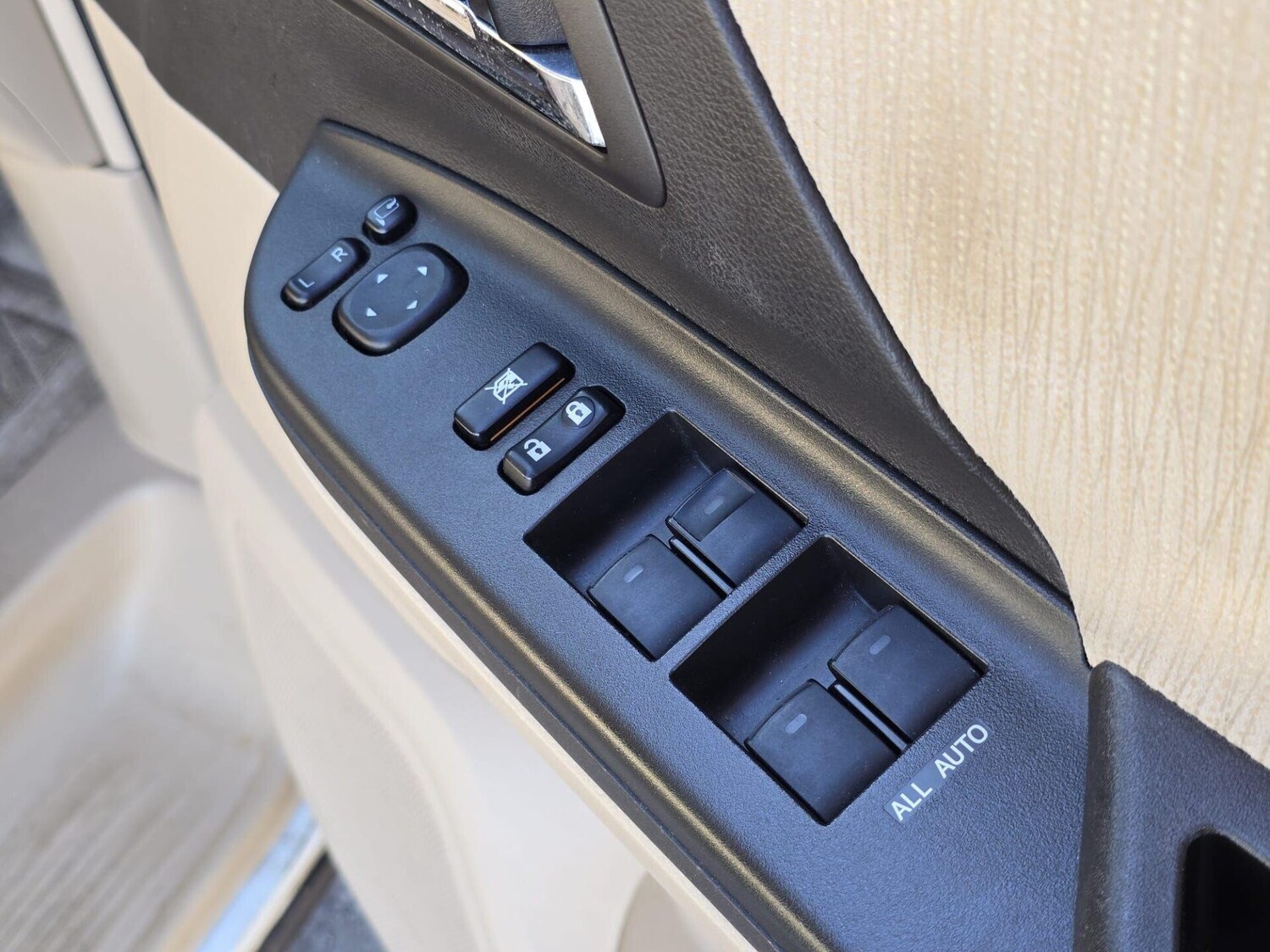 Used Toyota Alphard 2014 for sale - 77961803: Photo 50