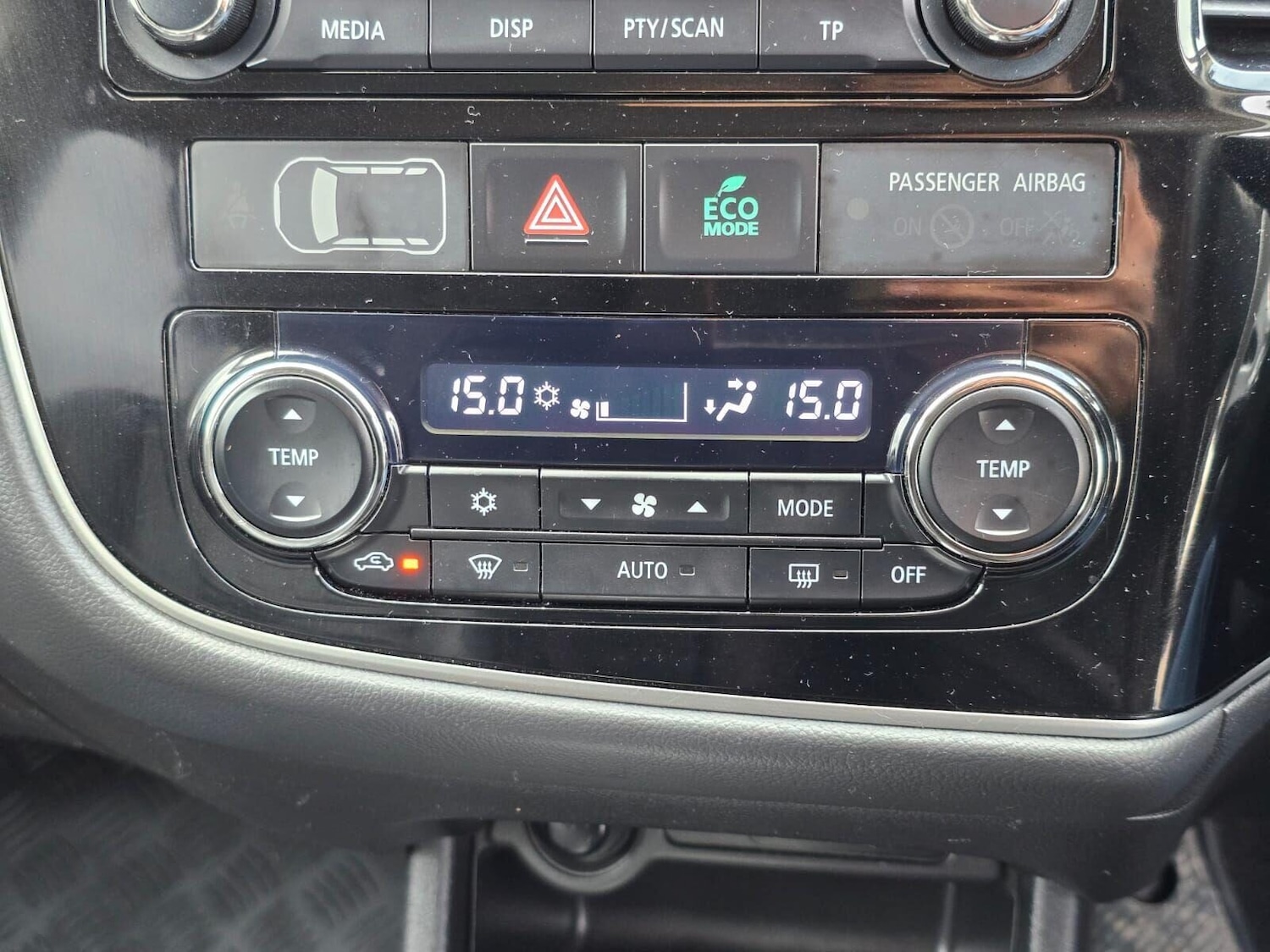 Used Mitsubishi Outlander 2015 for sale - 75962238: Photo 31