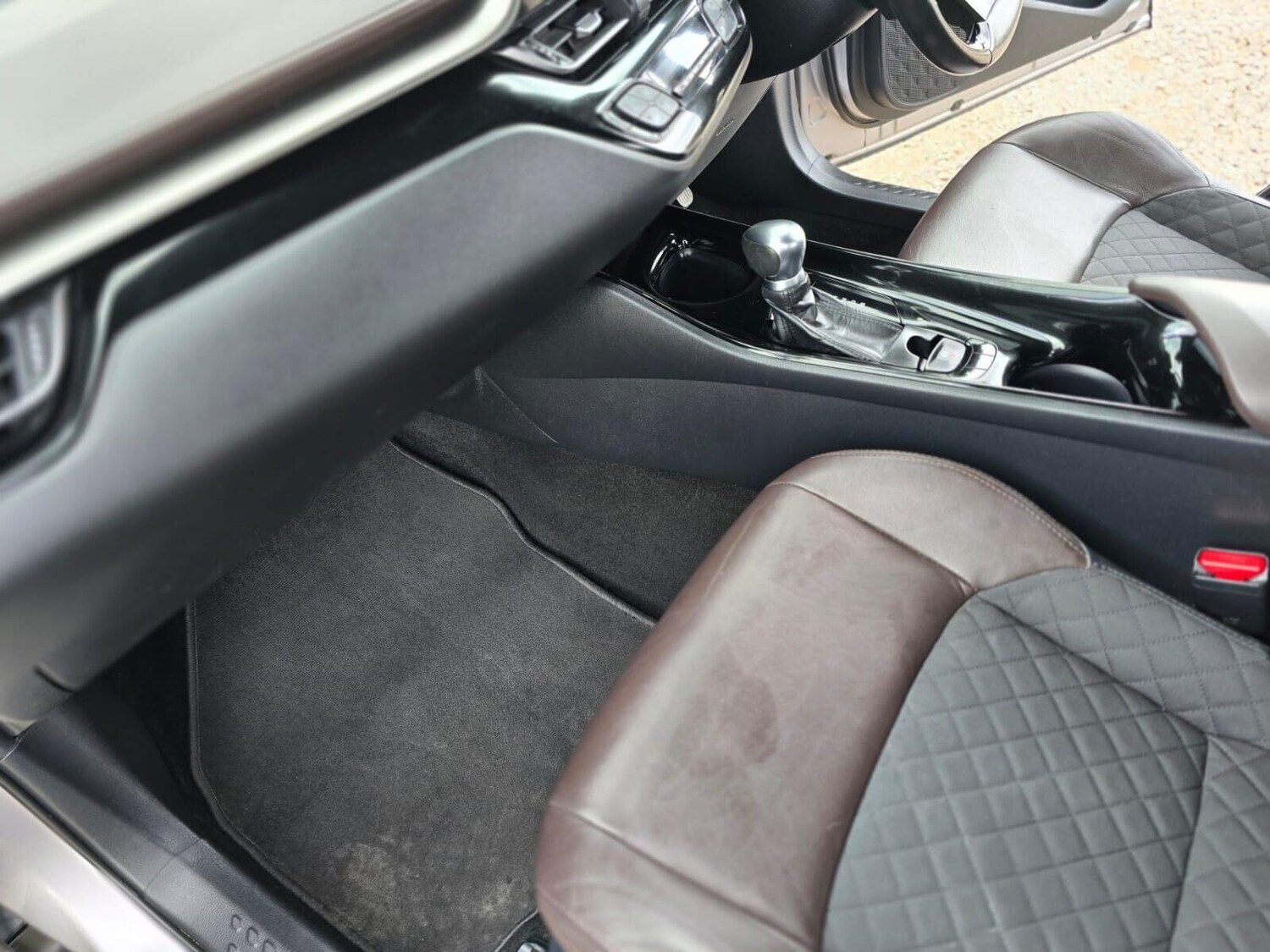 Used Toyota C-HR 2017 for sale - 75962235: Photo 62