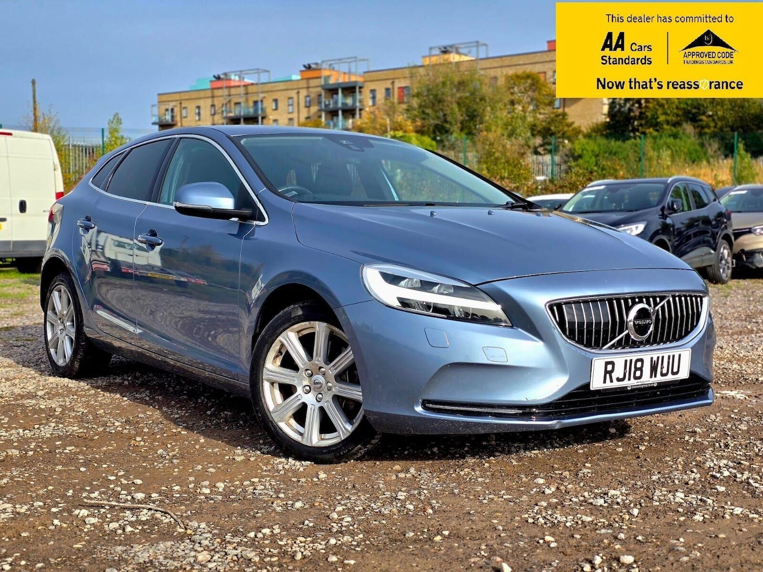 Used Volvo V40 2018 for sale - 76312216: Photo 1