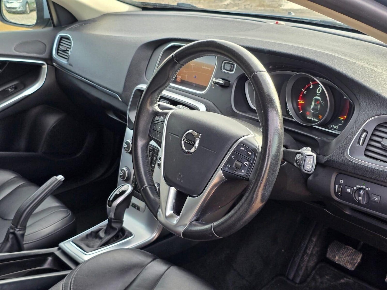 Used Volvo V40 2018 for sale - 76312216: Photo 18