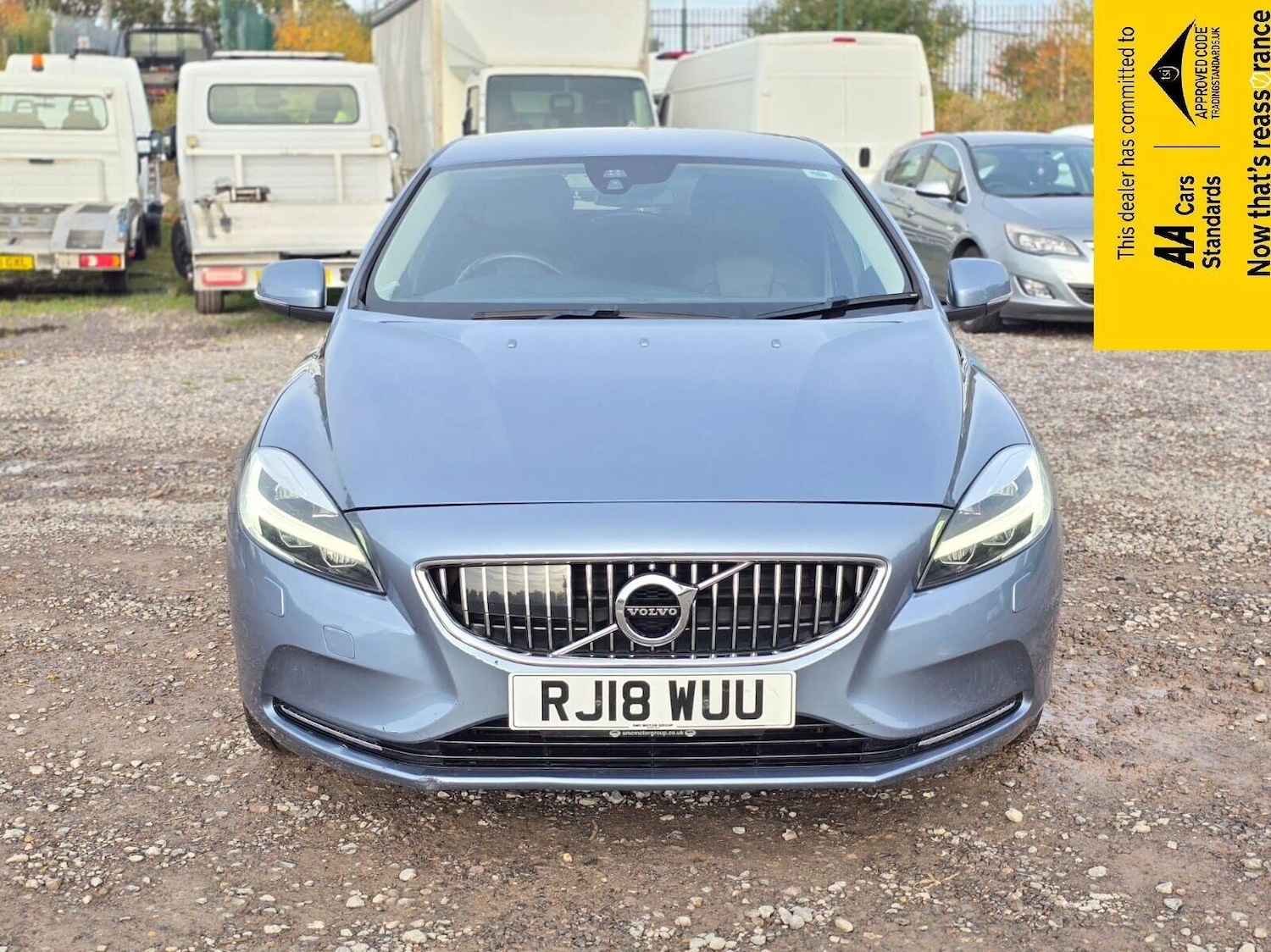 Used Volvo V40 2018 for sale - 76312216: Photo 2