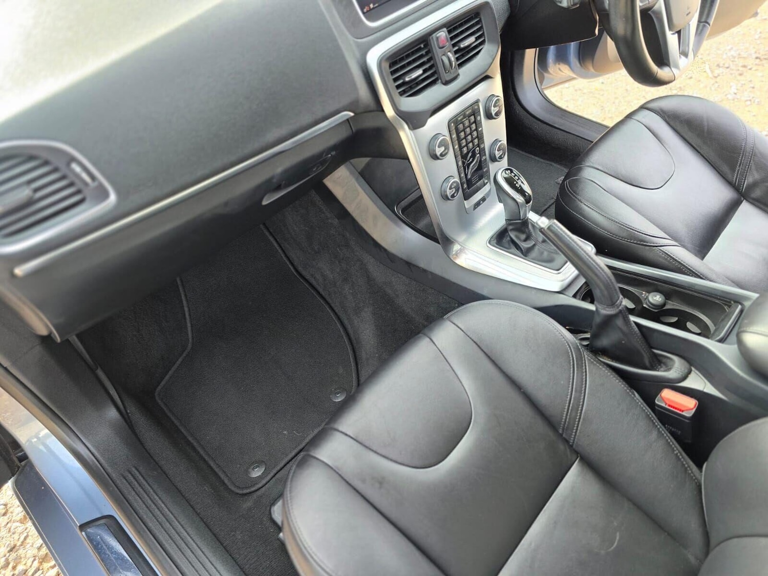 Used Volvo V40 2018 for sale - 76312216: Photo 22