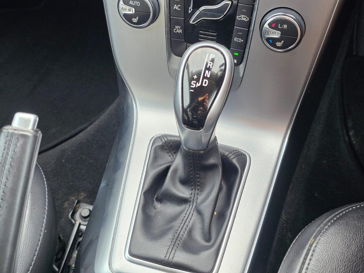 Used Volvo V40 2018 for sale - 76312216: Photo 23