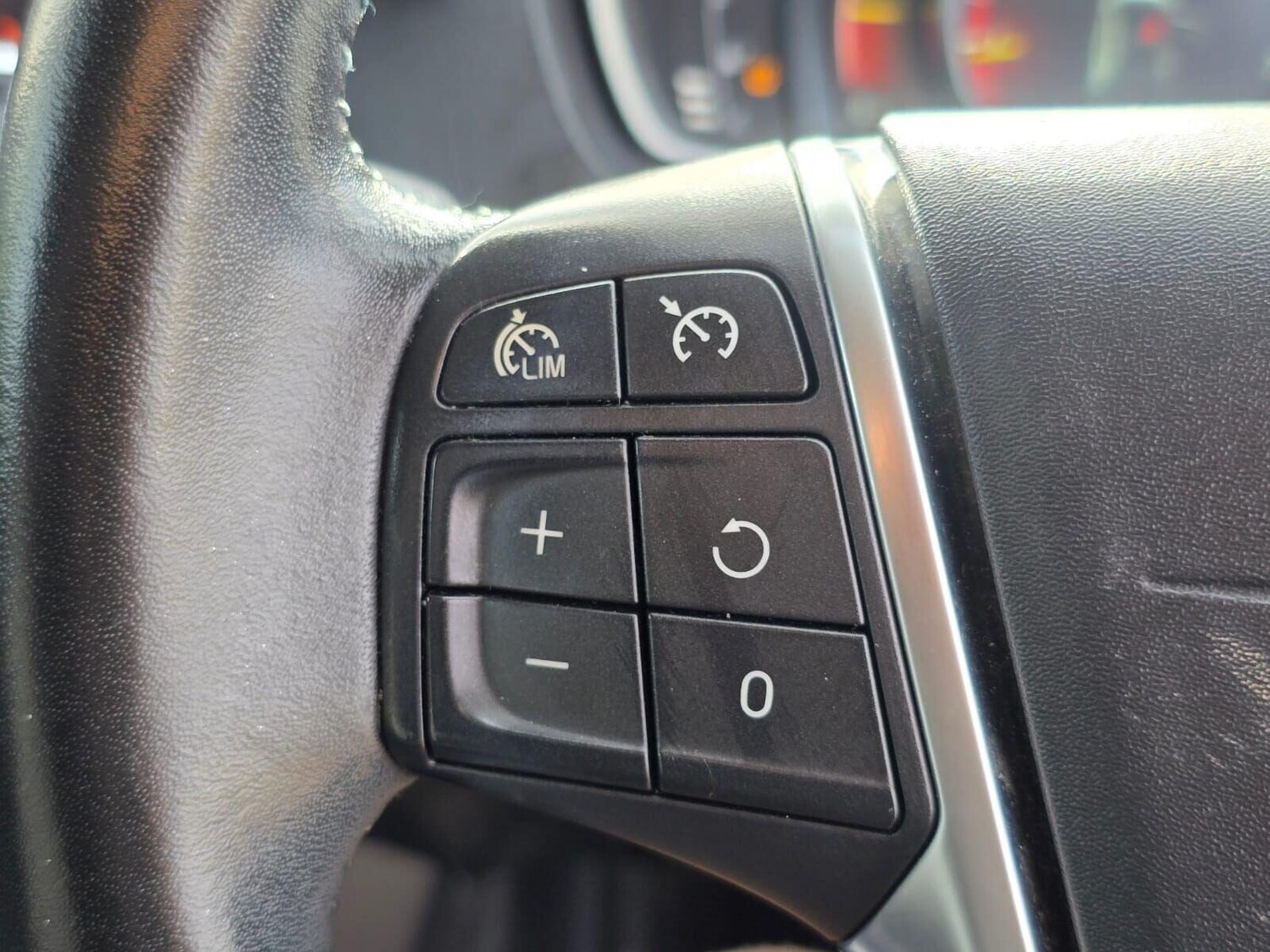 Used Volvo V40 2018 for sale - 76312216: Photo 27