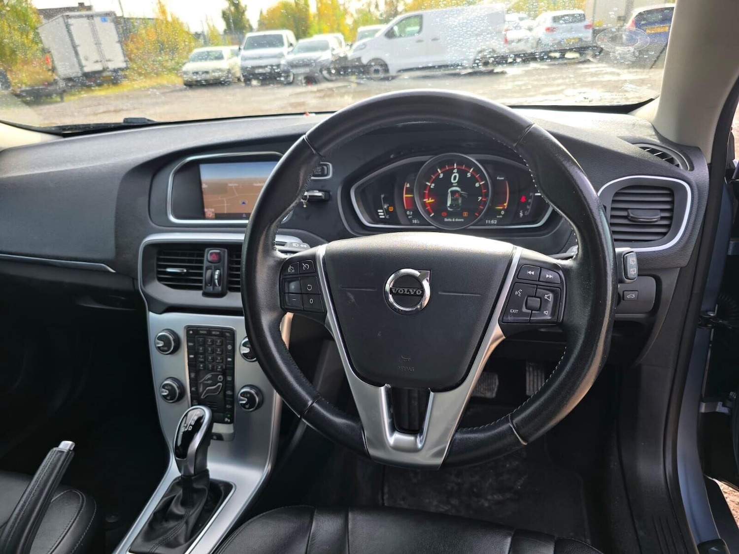 Used Volvo V40 2018 for sale - 76312216: Photo 34