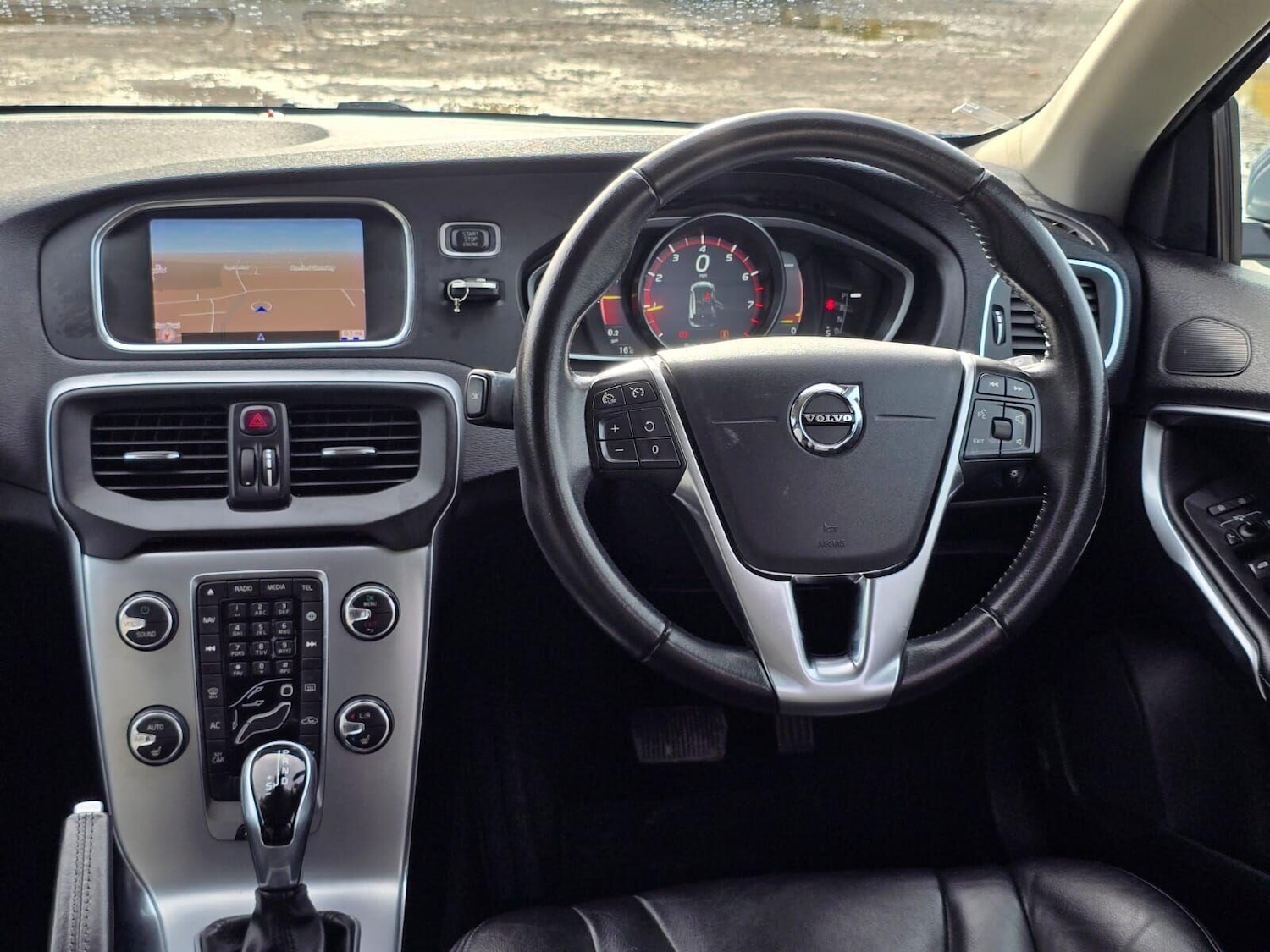 Used Volvo V40 2018 for sale - 76312216: Photo 35