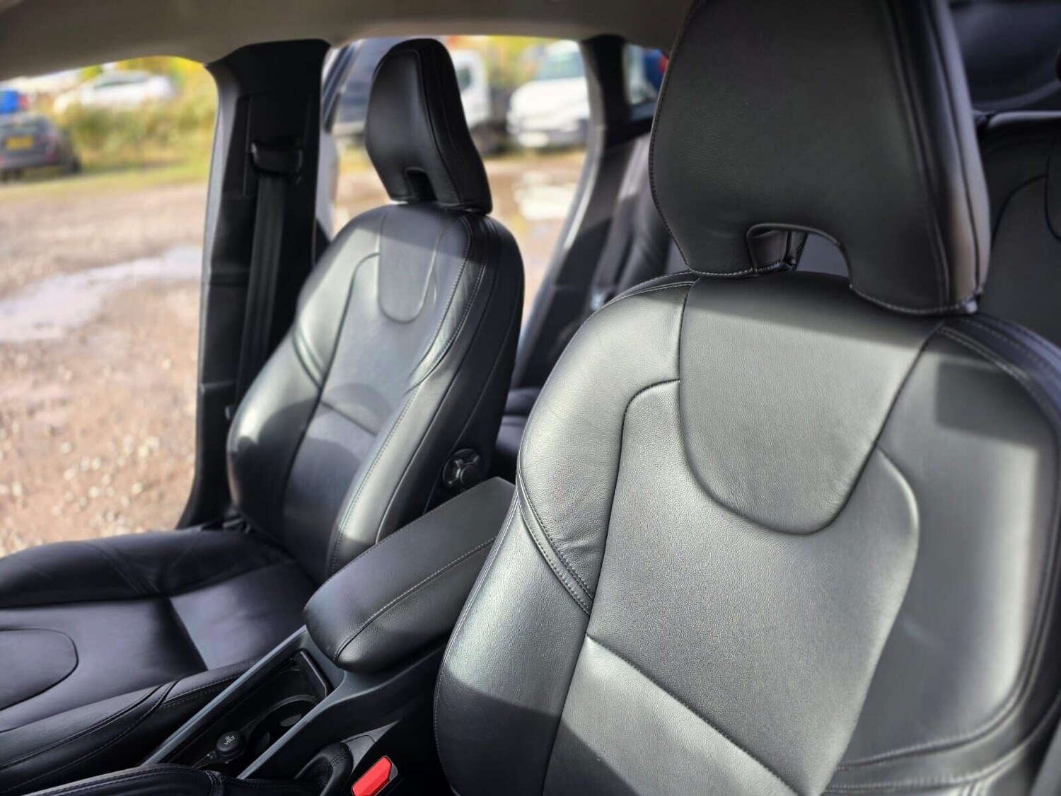 Used Volvo V40 2018 for sale - 76312216: Photo 36