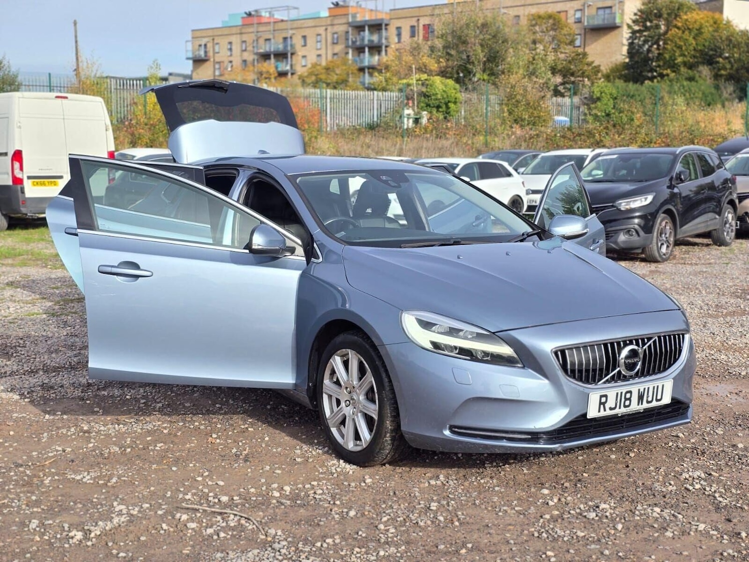 Used Volvo V40 2018 for sale - 76312216: Photo 5