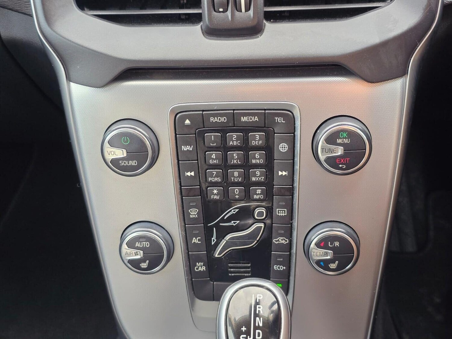 Used Volvo V40 2018 for sale - 76312216: Photo 55