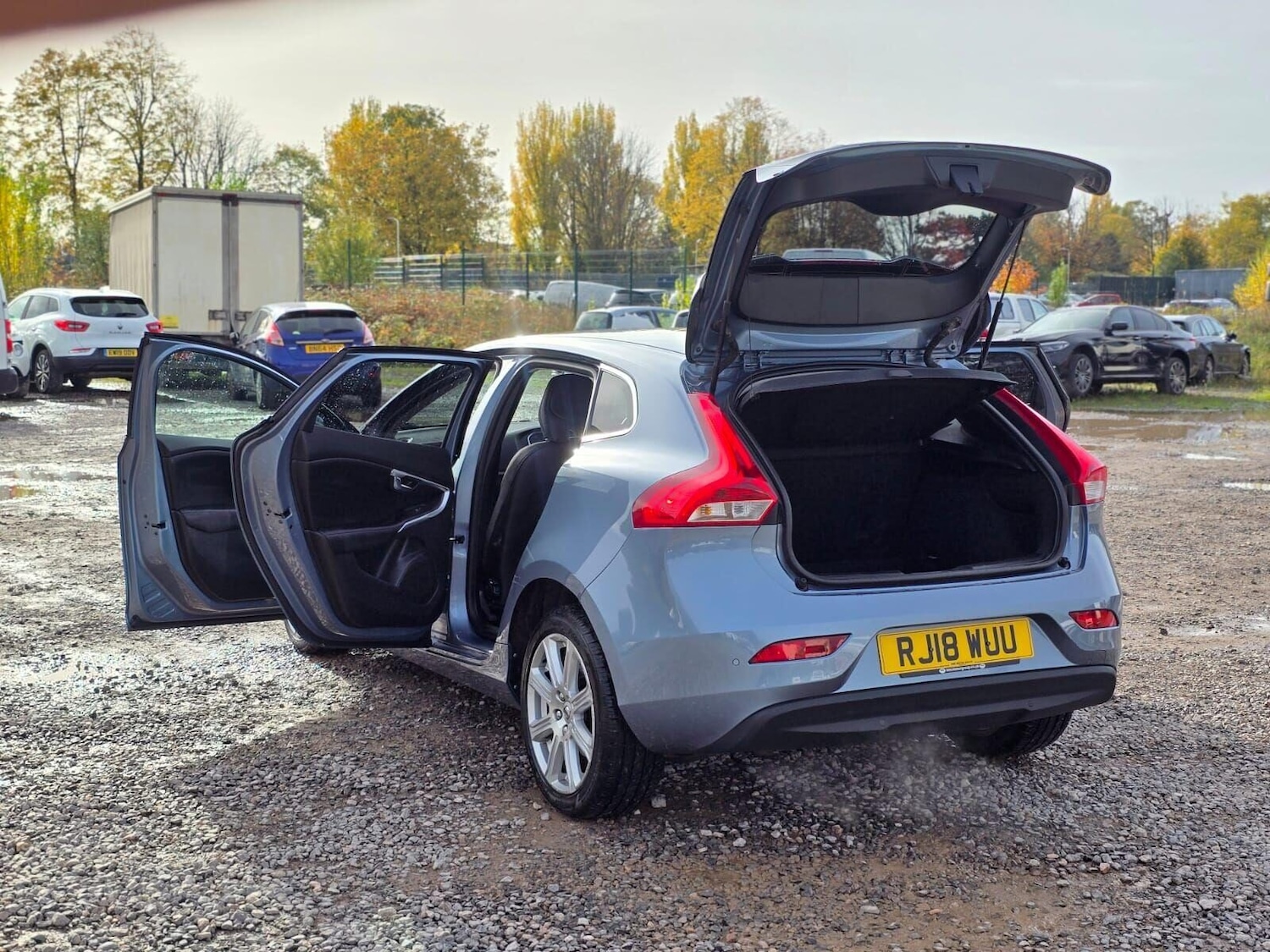 Used Volvo V40 2018 for sale - 76312216: Photo 9