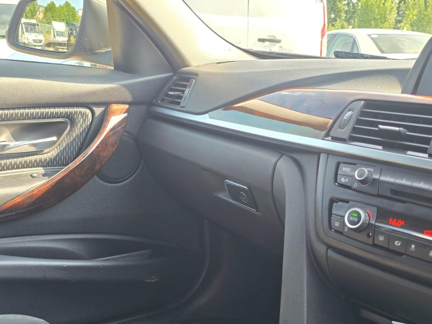 Used BMW 3 Series 2014 for sale - 76023160: Photo 24