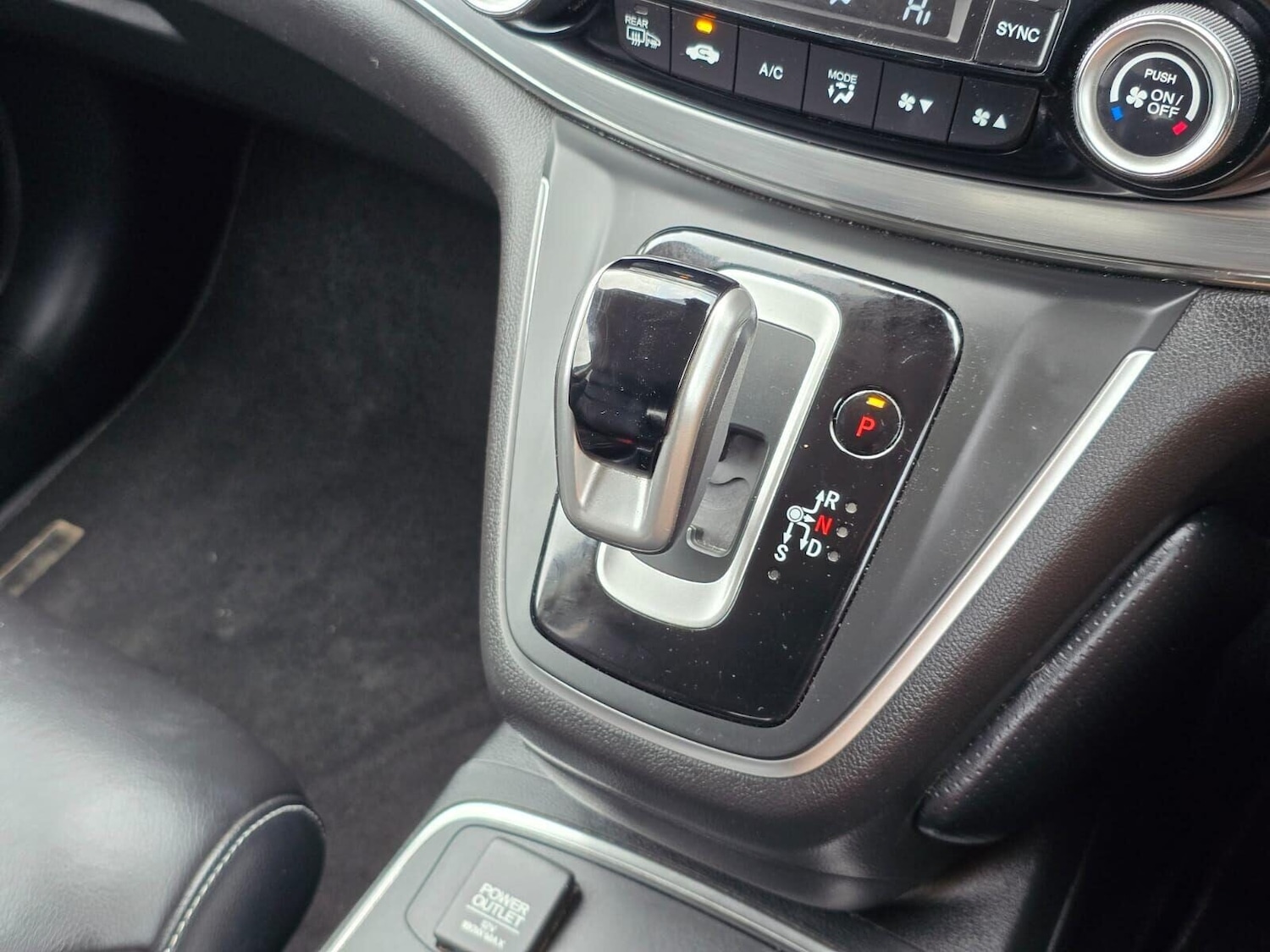 Used Honda CR-V 2018 for sale - 76030117: Photo 26