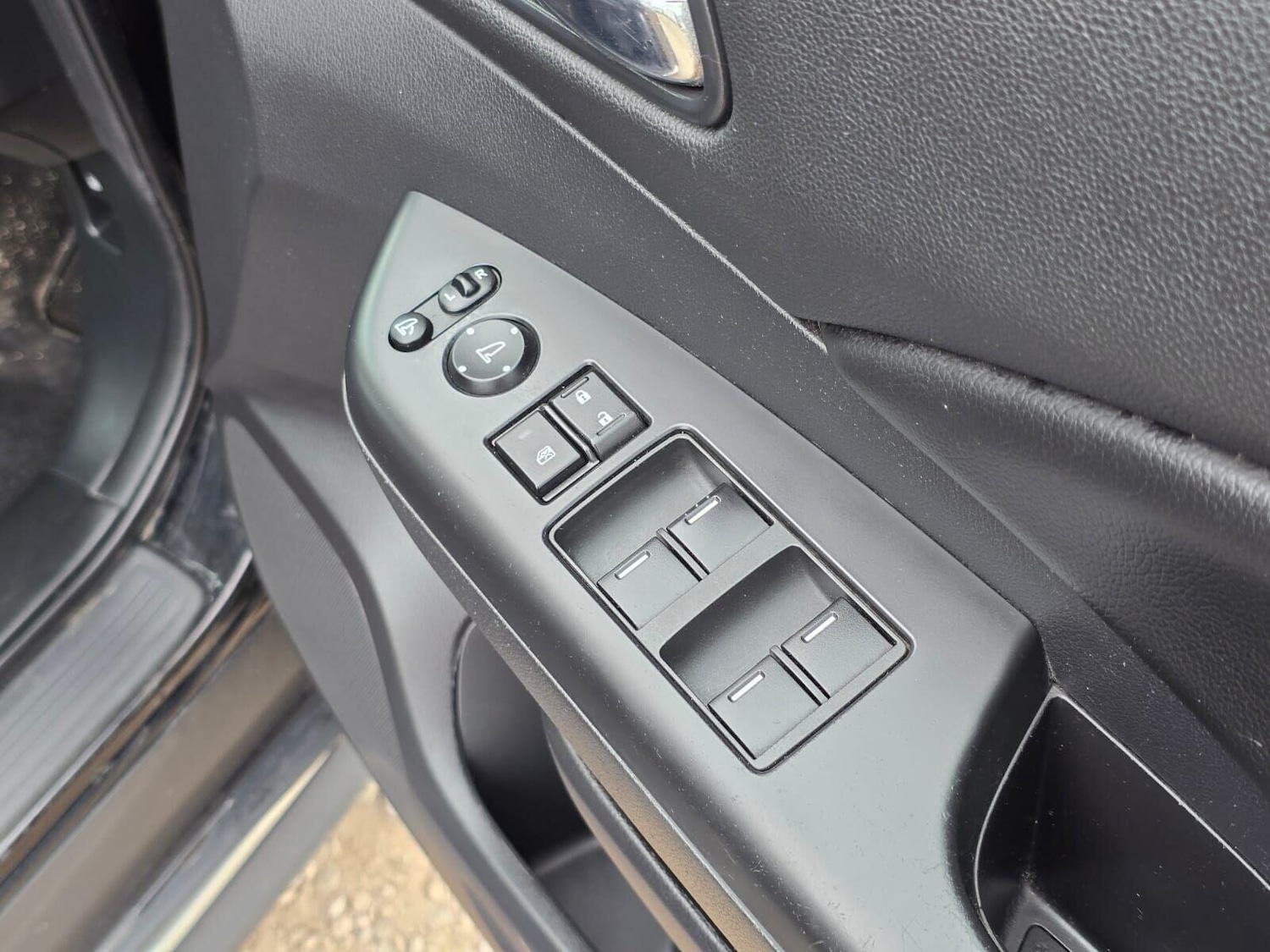 Used Honda CR-V 2018 for sale - 76030117: Photo 32