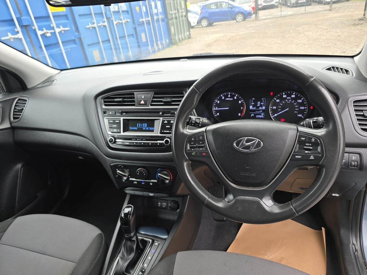 Used Hyundai i20 2017 for sale - 77546260: Photo 19