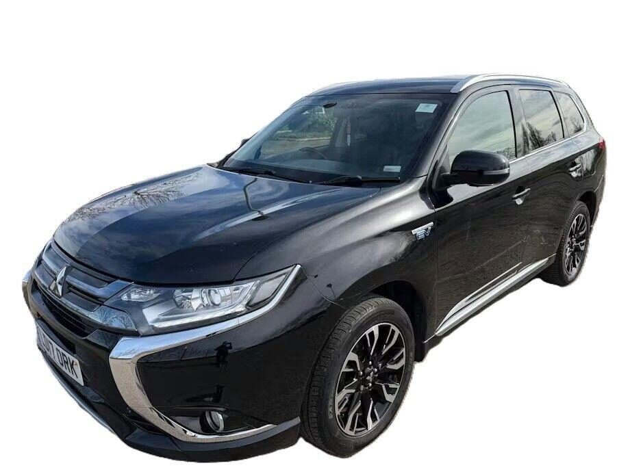 Used Mitsubishi Outlander 2017 for sale - 77844826: Photo 2