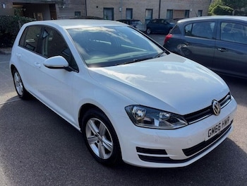 Volkswagen - Golf