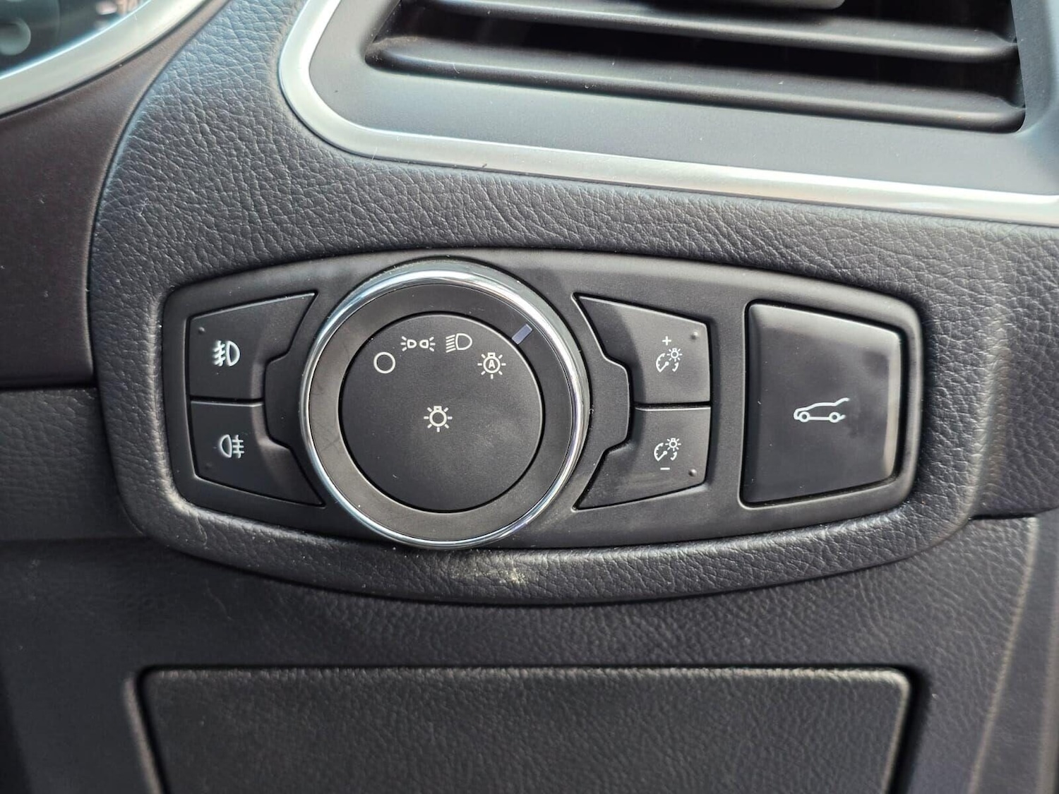 Used Ford S-Max 2017 for sale - 76469378: Photo 26