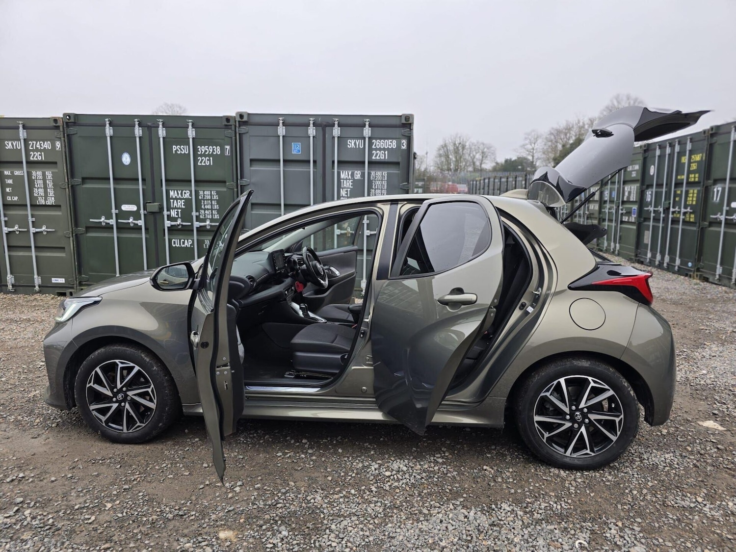 Used Toyota Yaris 2022 for sale - 78056064: Photo 11