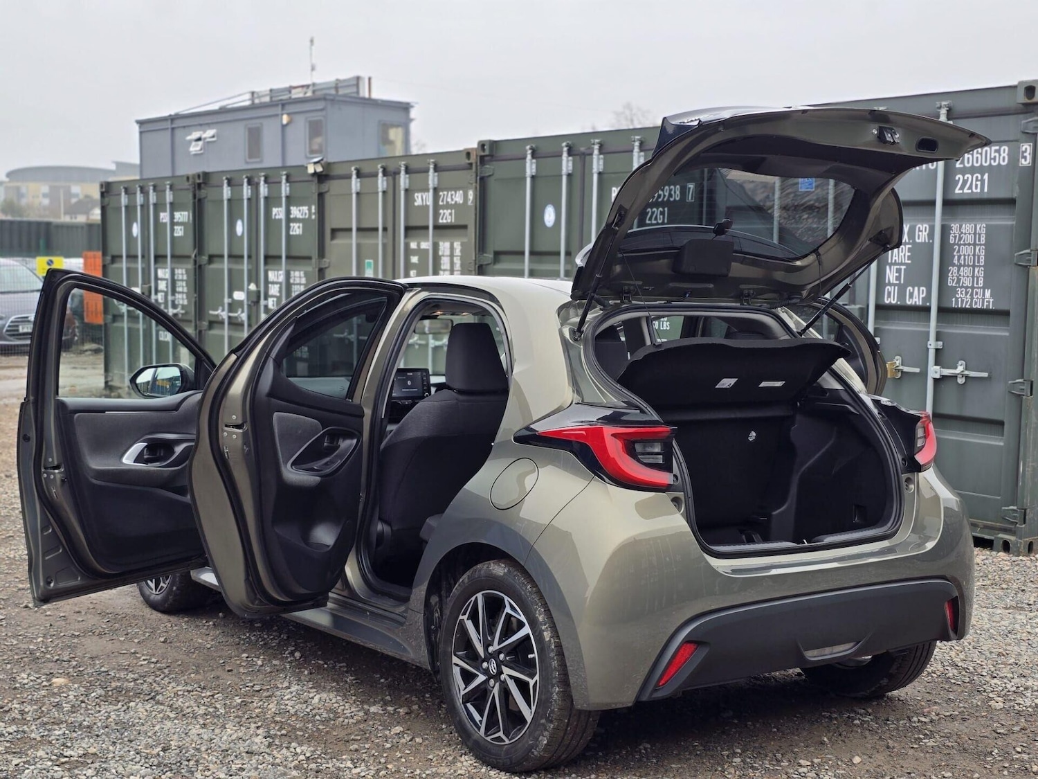 Used Toyota Yaris 2022 for sale - 78056064: Photo 9