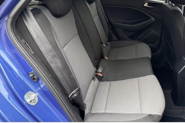Used Hyundai i20 2018 for sale - 76324070: Photo 8