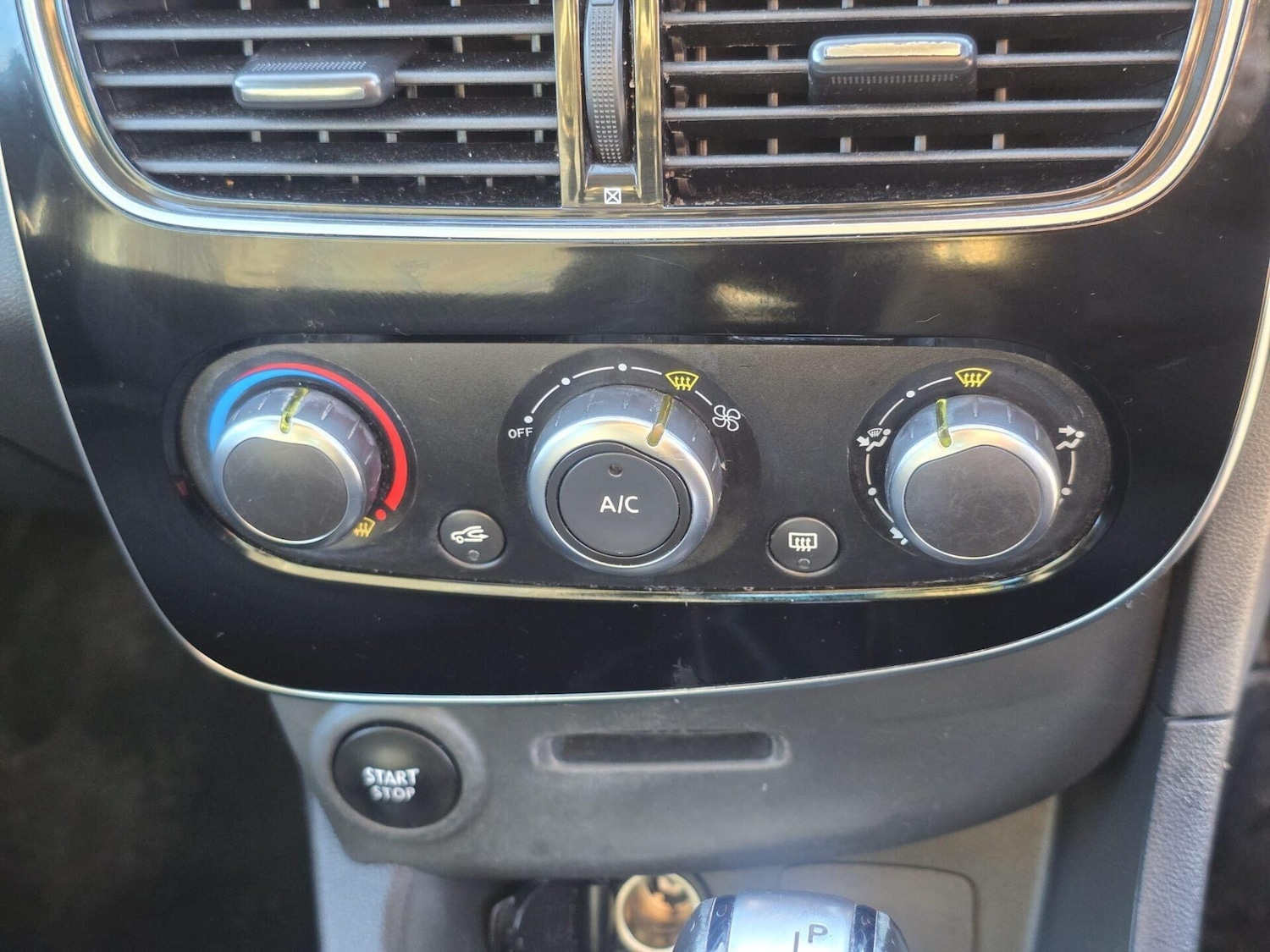 Used Renault Clio 2019 for sale - 76972540: Photo 32