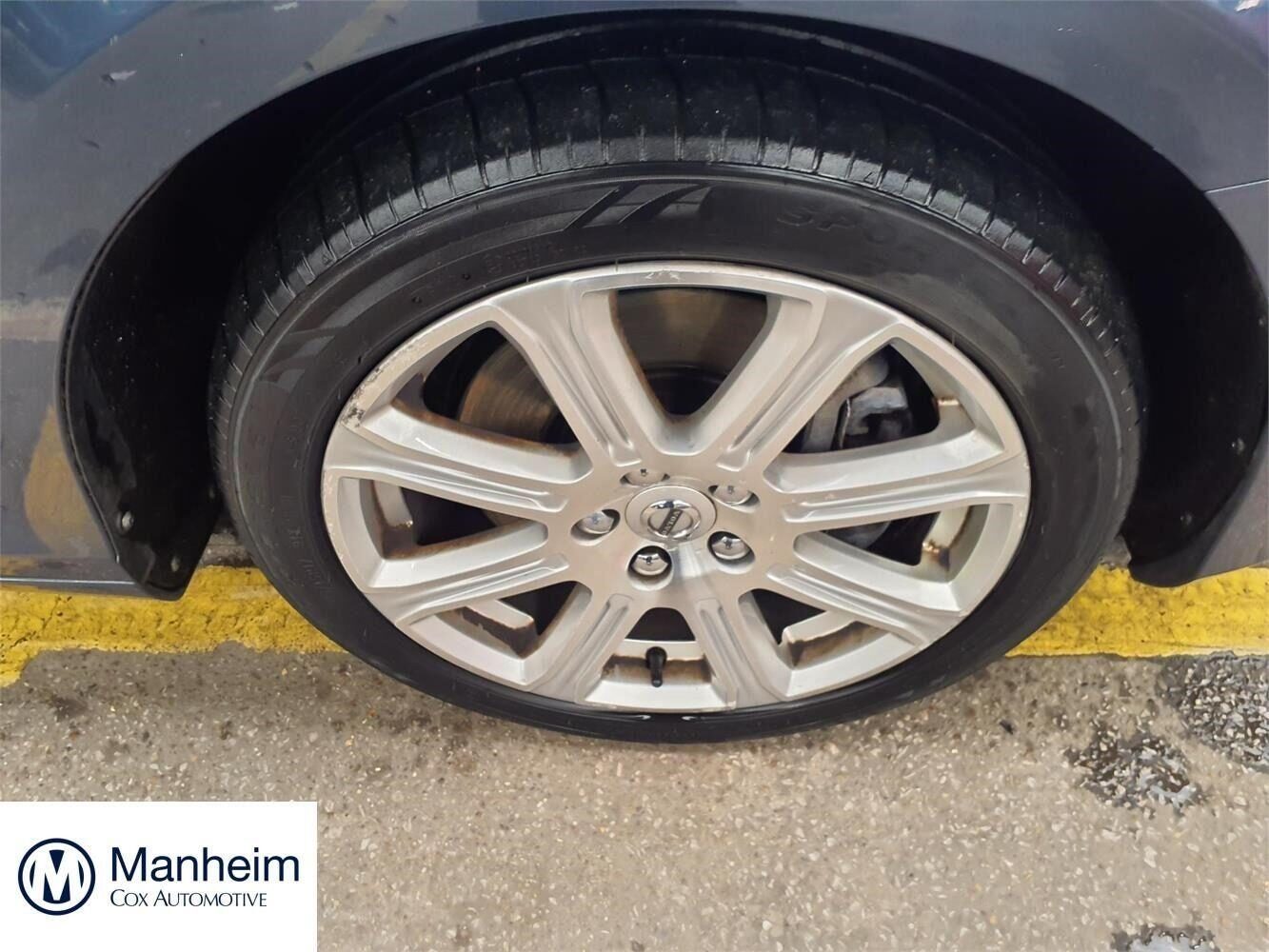 Used Volvo V40 2017 for sale - 78015924: Photo 2