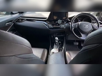 Used Toyota C-HR 2017 for sale - 78633120: Photo