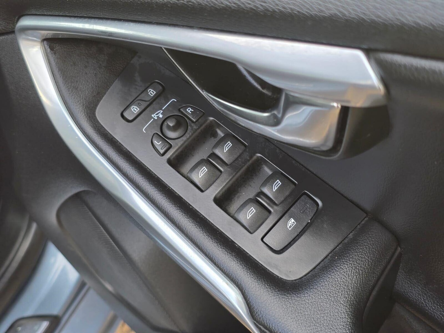 Used Volvo V40 2018 for sale - 76406107: Photo 59