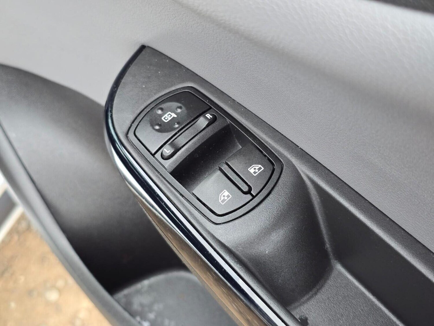 Used Vauxhall Corsa 2016 for sale - 76148708: Photo 31