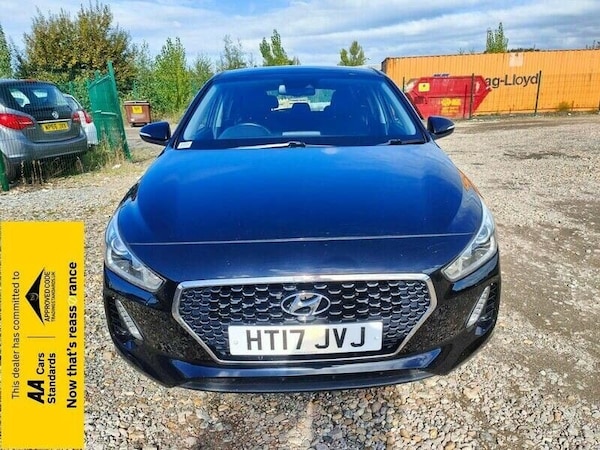 Used Hyundai i30 2017 for sale - 75667256: Photo 2