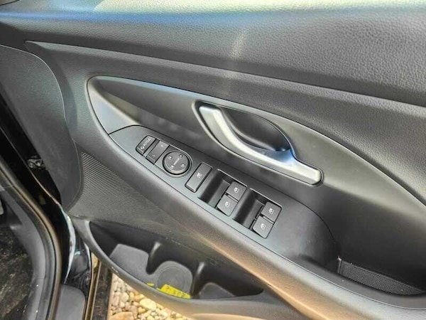 Used Hyundai i30 2017 for sale - 75667256: Photo 37