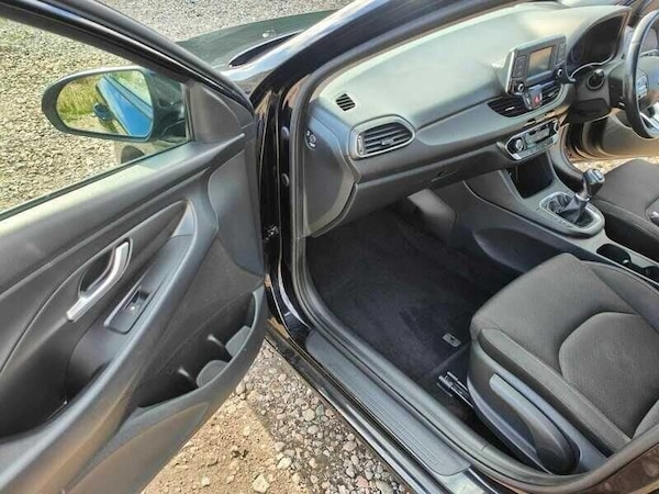 Used Hyundai i30 2017 for sale - 75667256: Photo 38