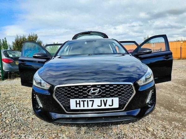 Used Hyundai i30 2017 for sale - 75667256: Photo 8