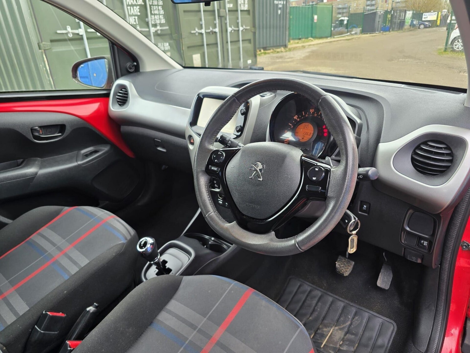 Used Peugeot 108 2015 for sale - 77483318: Photo 22