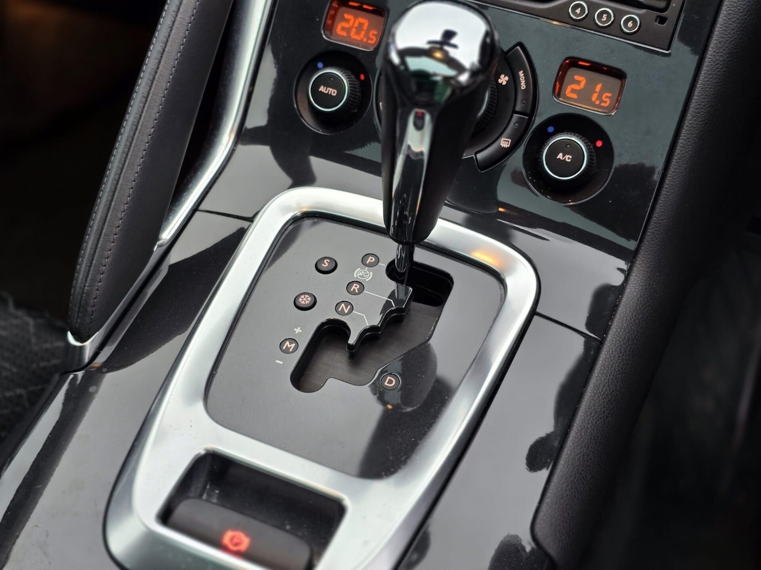 Used Peugeot 3008 2016 for sale - 77187605: Photo 21