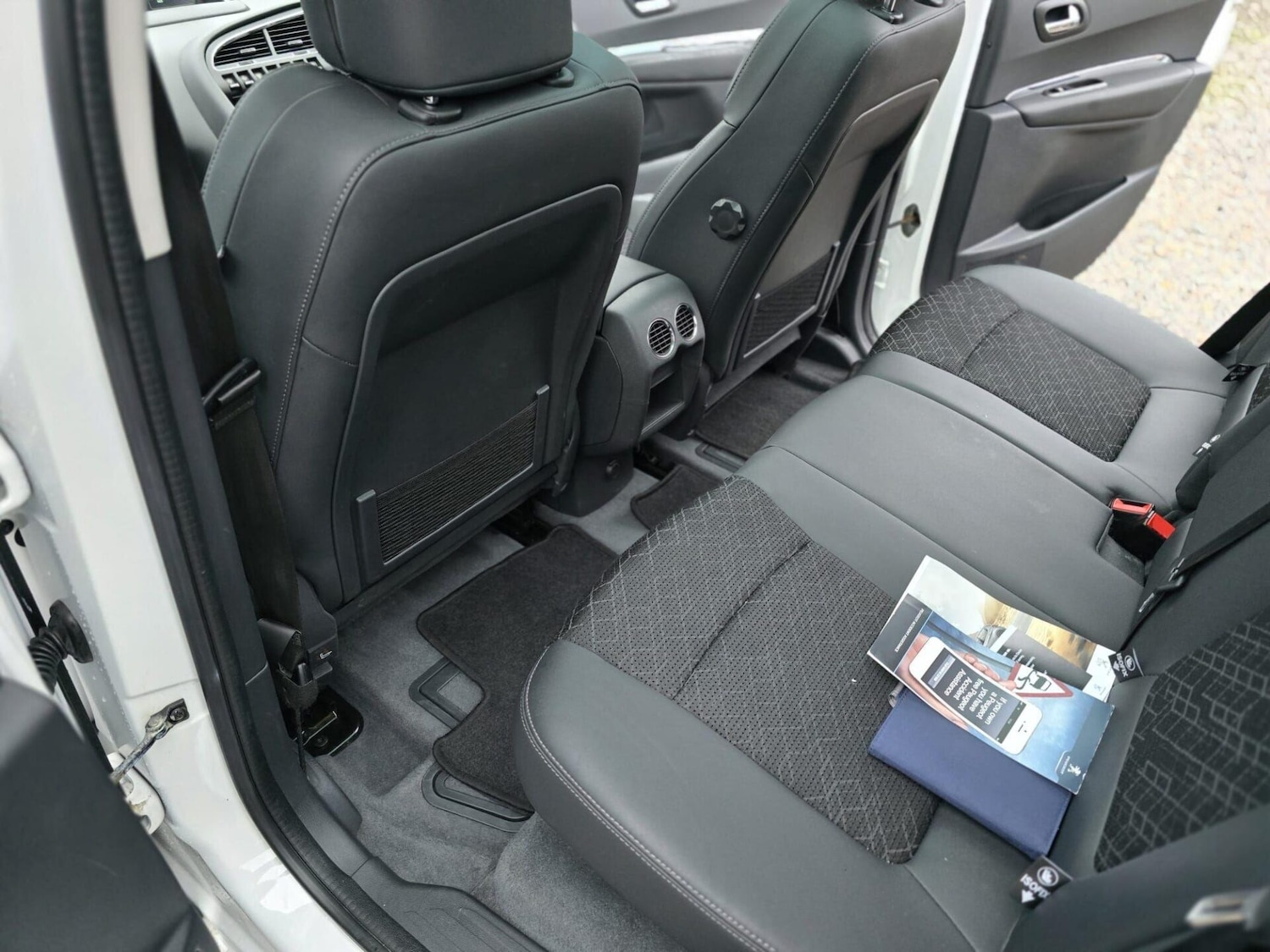 Used Peugeot 3008 2016 for sale - 77187605: Photo 23