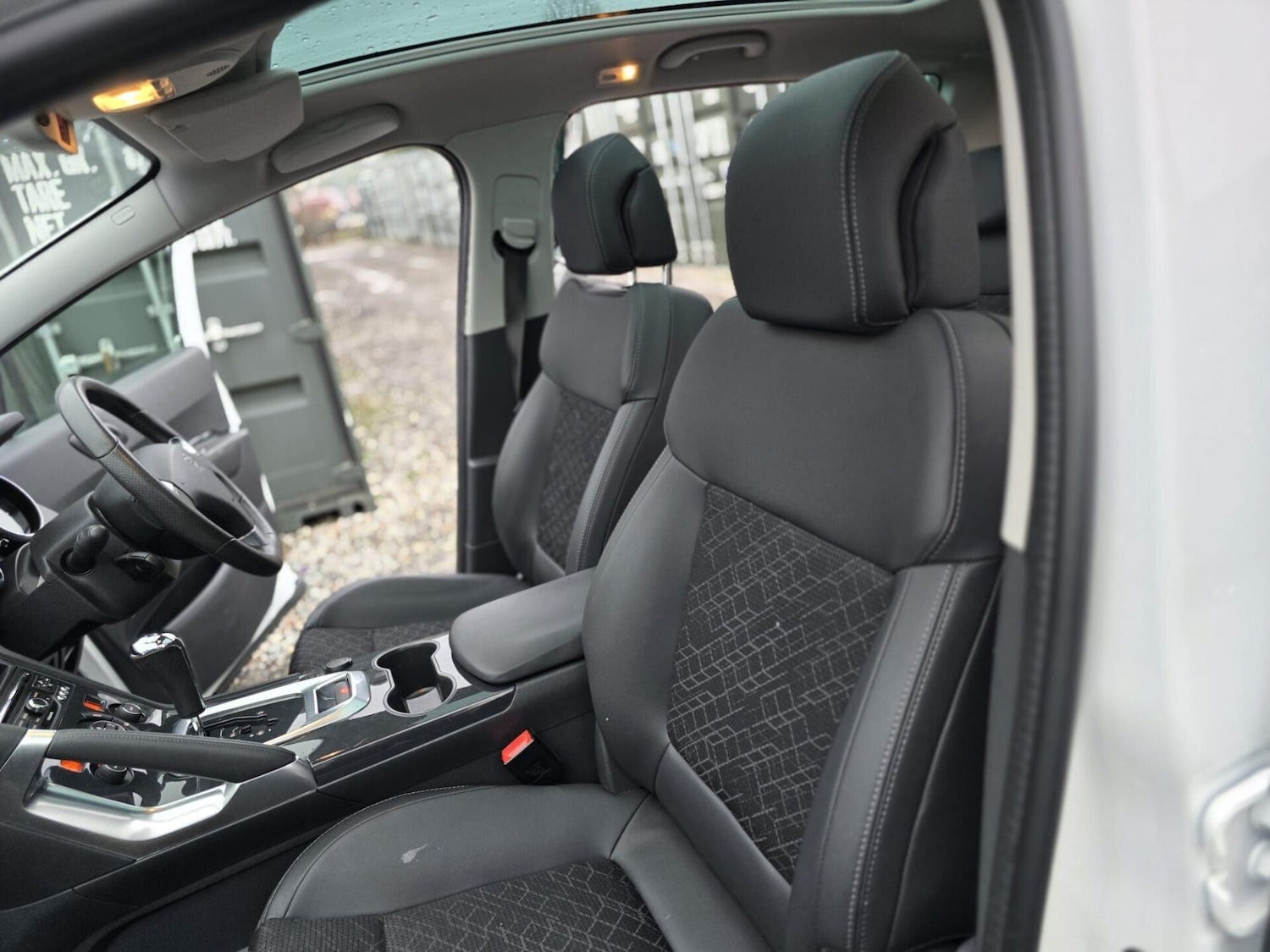 Used Peugeot 3008 2016 for sale - 77187605: Photo 35