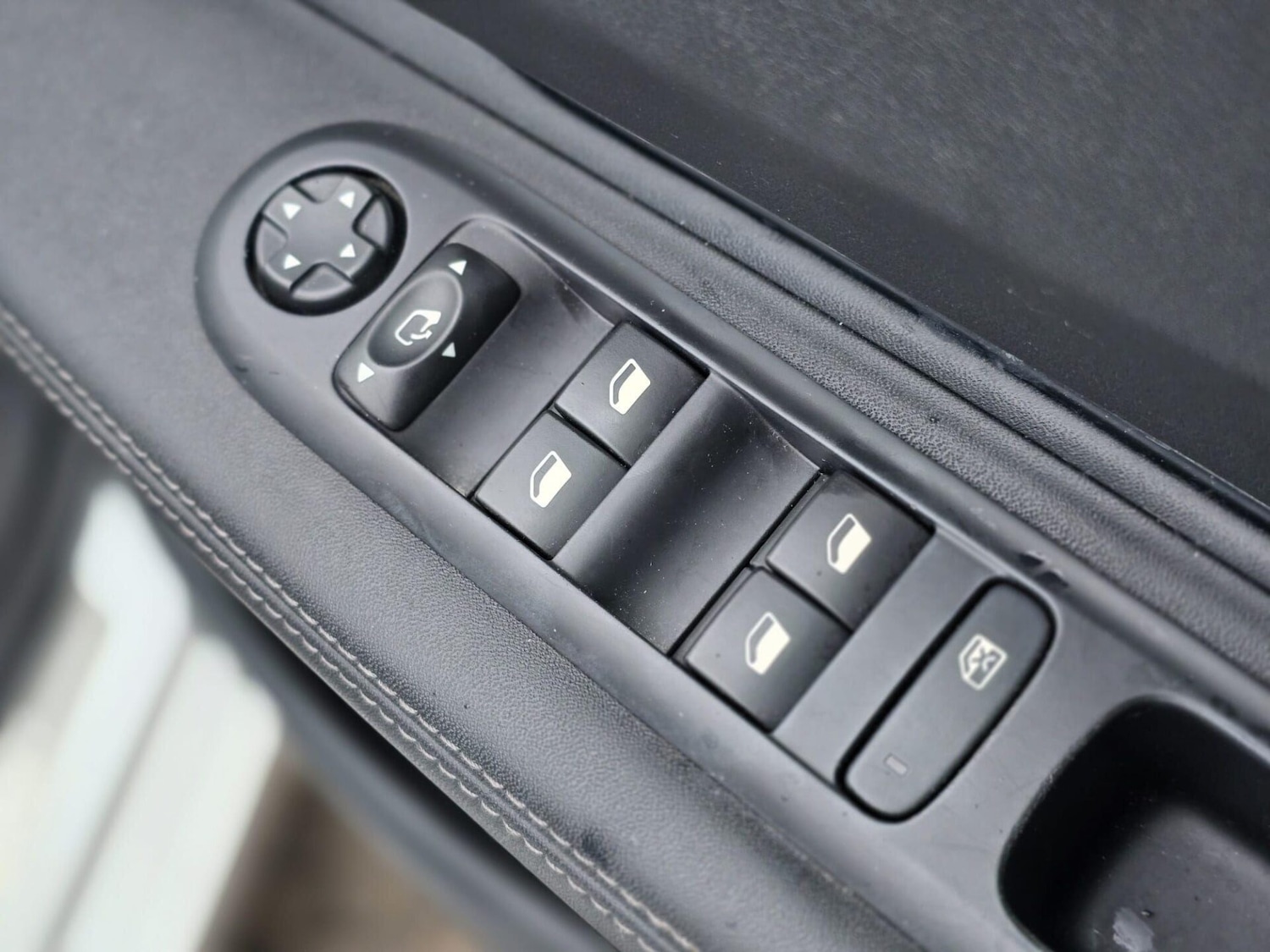 Used Peugeot 3008 2016 for sale - 77187605: Photo 56