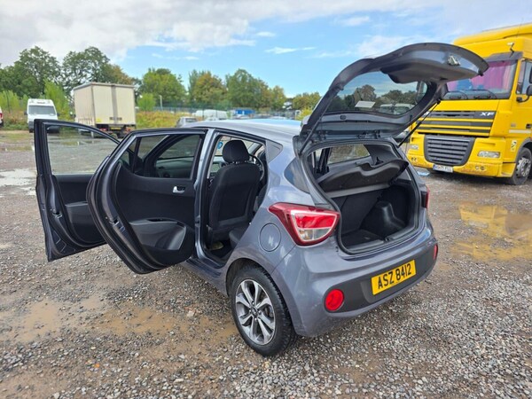 Used Hyundai i10 2017 for sale - 75643710: Photo 33