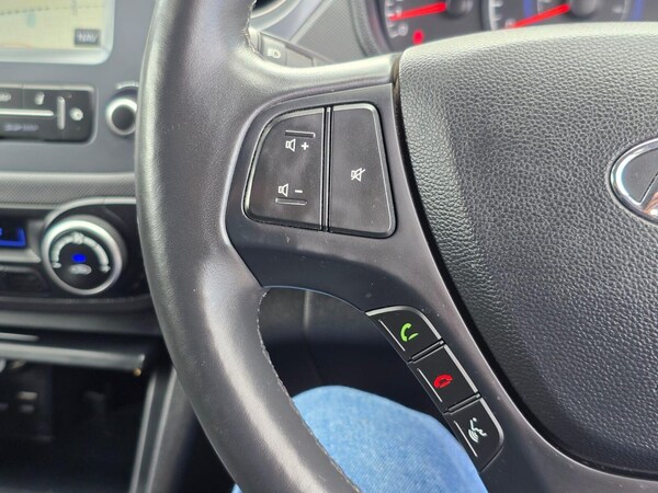 Used Hyundai i10 2017 for sale - 75643710: Photo 44